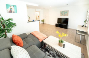 Modern One Bedroom in Koreatown Close to Downtown LA with Private Parking